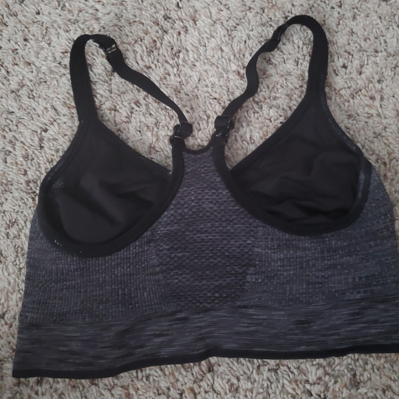 🌷Ladies black sports bra size small - Picture 3 of 5